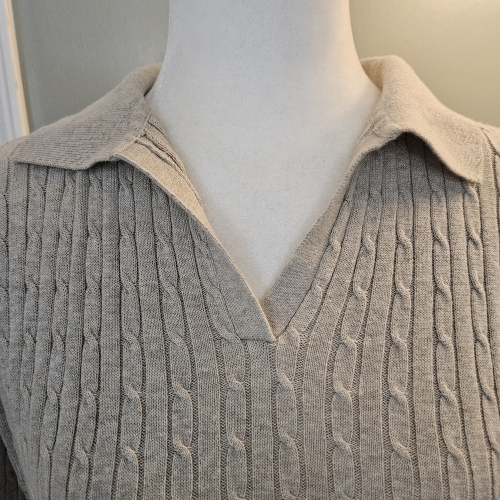 Kim Rogers Women's Size Medium Classic Cable Knit Sweater in Beige Collar V-Neck - Picture 3 of 15